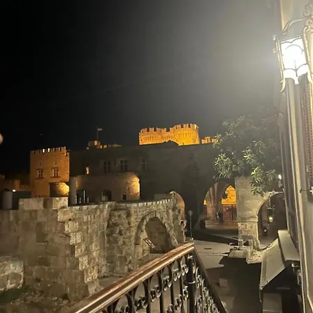 Boutique Fashi Nik فندق 4*