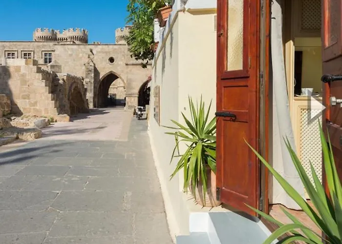 Boutique Fashi Nik 4*